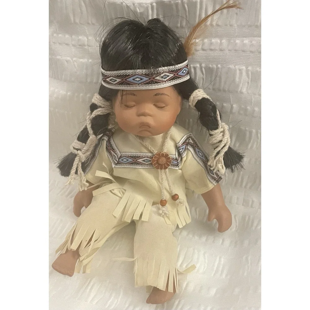 Goldenvale 1/2000 - Porcelain Native American Sleeping Doll - Maxine, Collectors